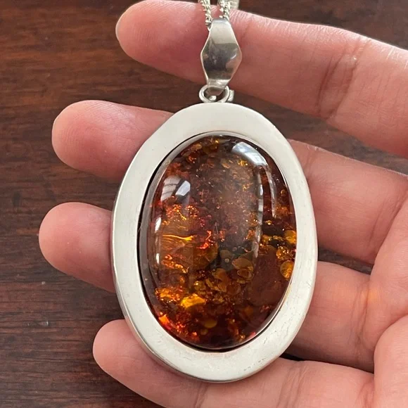 Huge oval cabochon Baltic honey amber sterling silver pendant & chain - Picture 11 of 15